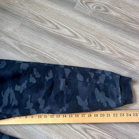 Lululemon Scuba Heritage black/gray Camo Sweatpants/Joggers - Picture 11 of 12